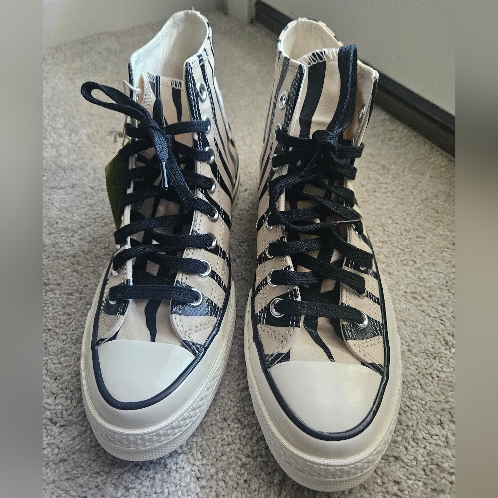 Converse Glow in the dark Zebra Striped High-Tops